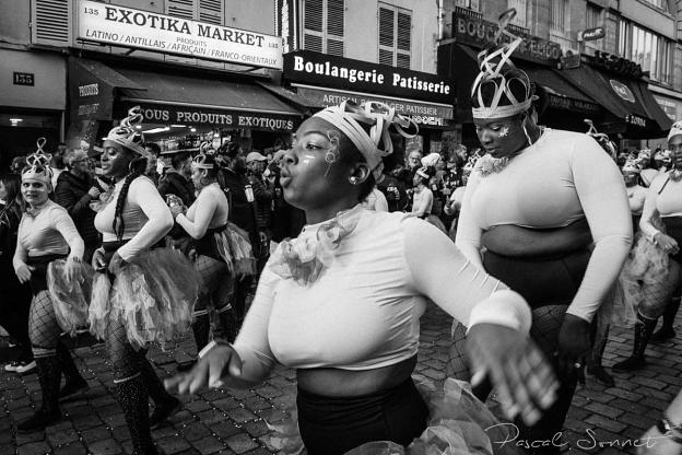 FRANCE - STREET PERFORMANCE - PARIS CARNIVAL